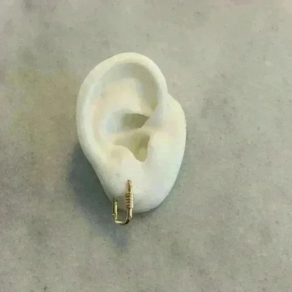 Gold Oval Hoop Earrings 

Brand New - Picture 4 of 4